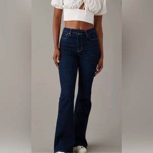 American Eagle NWT Next Level Super High-Waisted Flare Jean Size 2